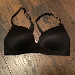 Victoria’s Secret black bra 34B